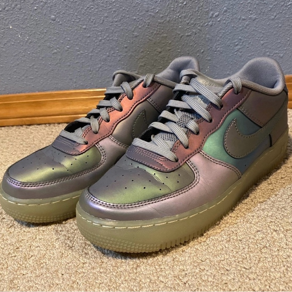 Nike Air Force 1 LV8 Iridescent Stealth Anthracite Purple 6.5 Youth 8 8.5 Womens